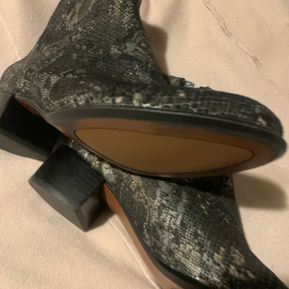 Vionic Shoe Bootie - image 5